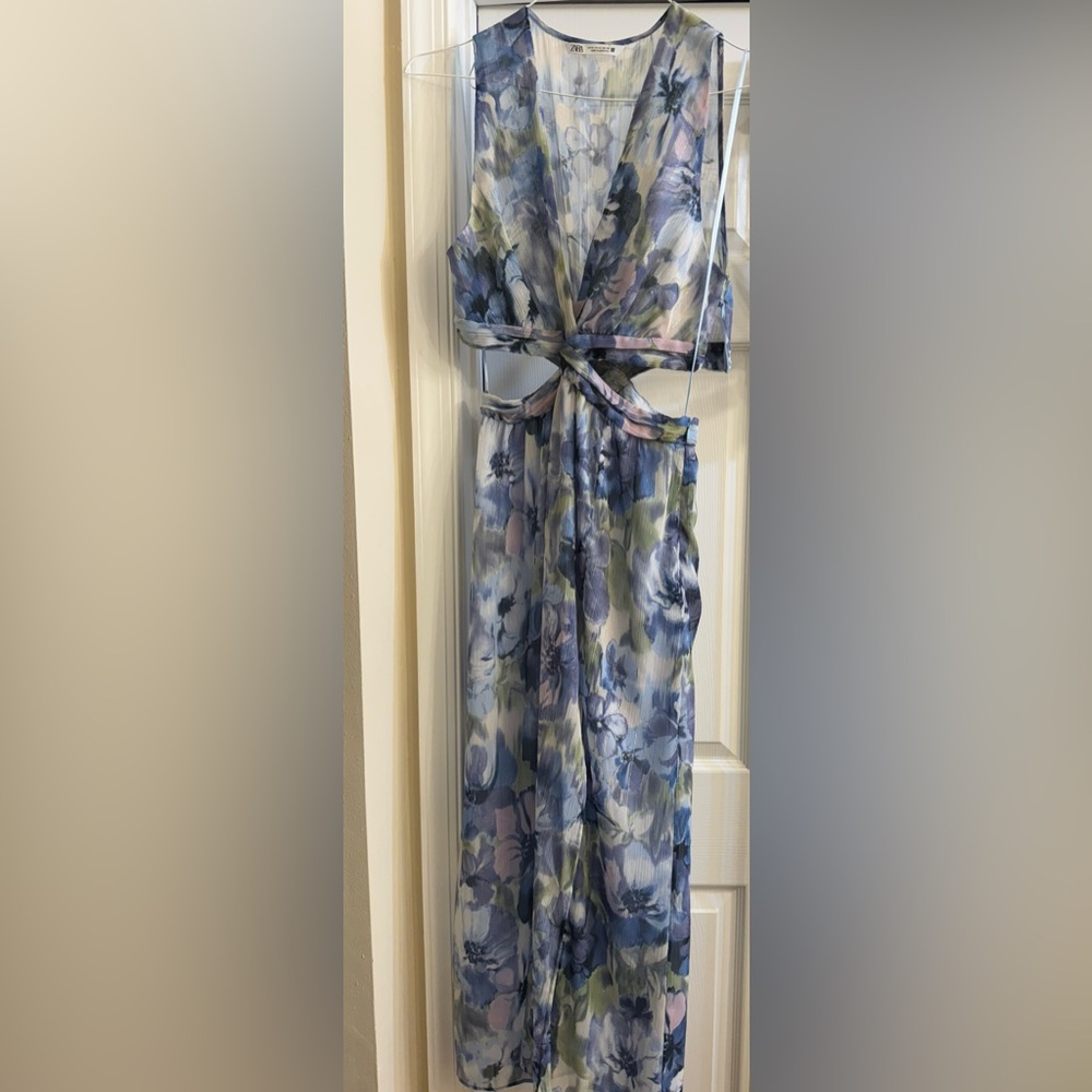 METALLIC THREAD PRINTED CUT OUT DRESS Size M Never Used